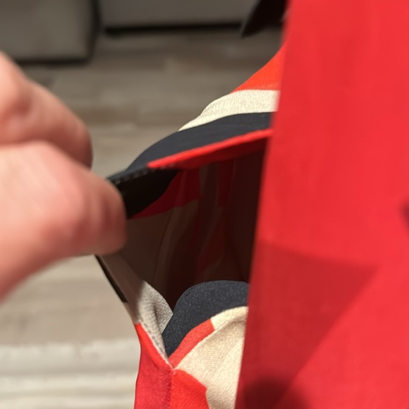 BNWT Reiss Minidress size 6. Colors are tan,black, red. Lining, belt, w/pockets - Picture 7 of 10